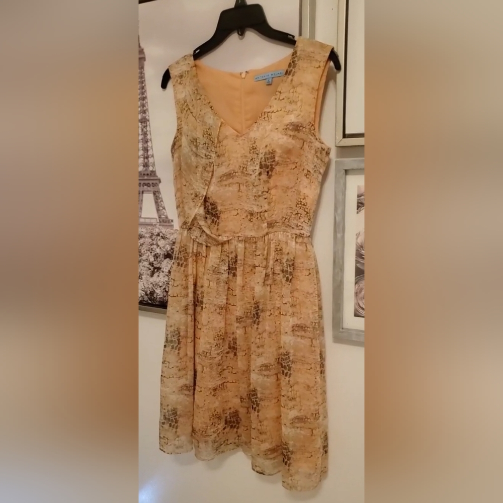 Antonio Melani Peach-Pink V-neck summer dress